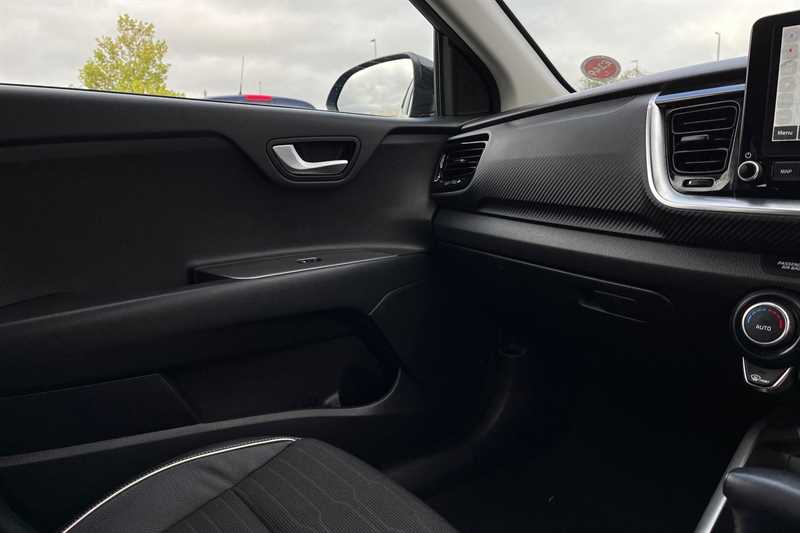 Used Kia Stonic 2021 for sale - 76442867: Photo 48