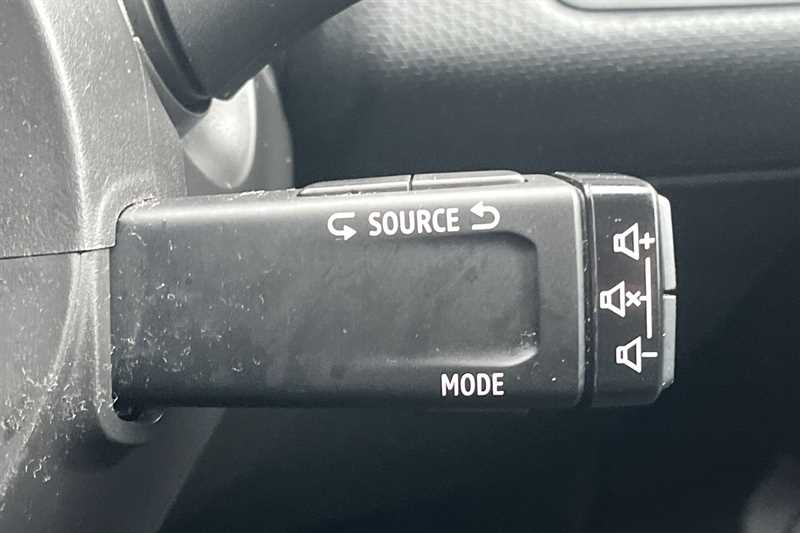 Used Renault Clio 2021 for sale - 77801025: Photo 39