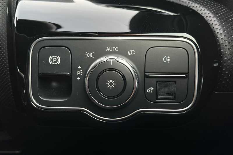 Used Mercedes-Benz A-Class for sale - 76930299: Photo 43