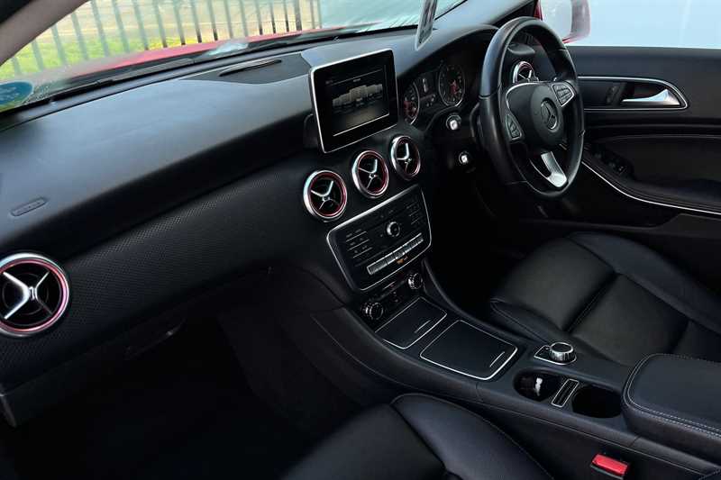 Used Mercedes-Benz A-Class 2018 for sale - 76463631: Photo 38