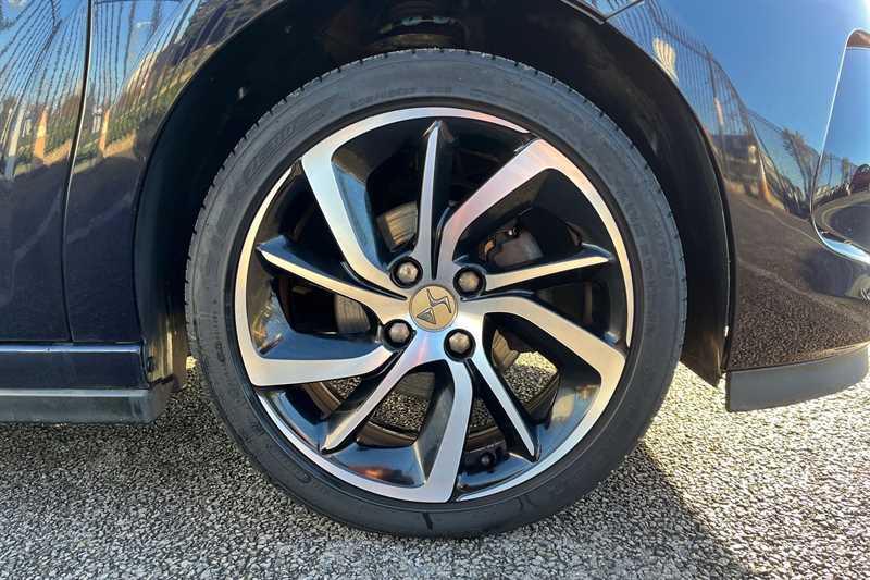 Used DS Automobiles DS 3 Cabrio 2016 for sale - 77082843: Photo 11