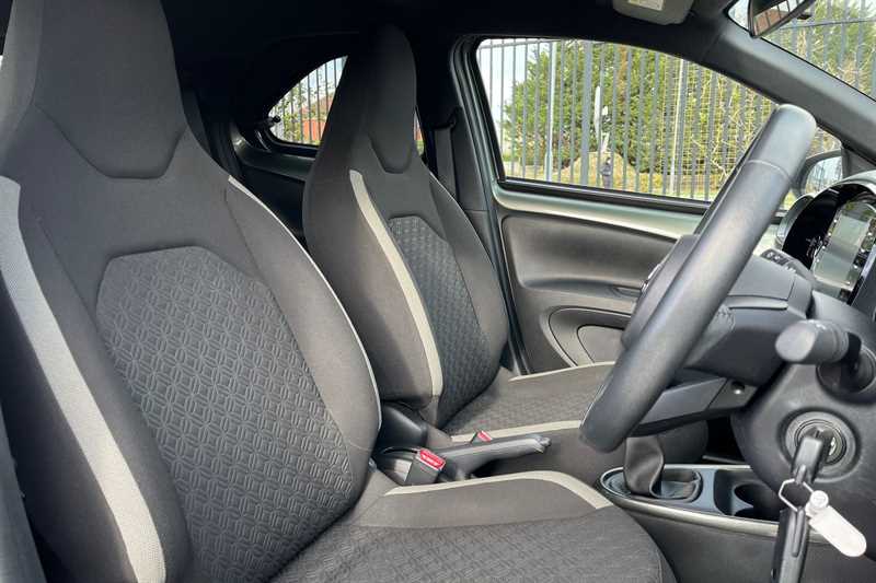 Used Toyota Aygo X 2022 for sale - 77828827: Photo 23