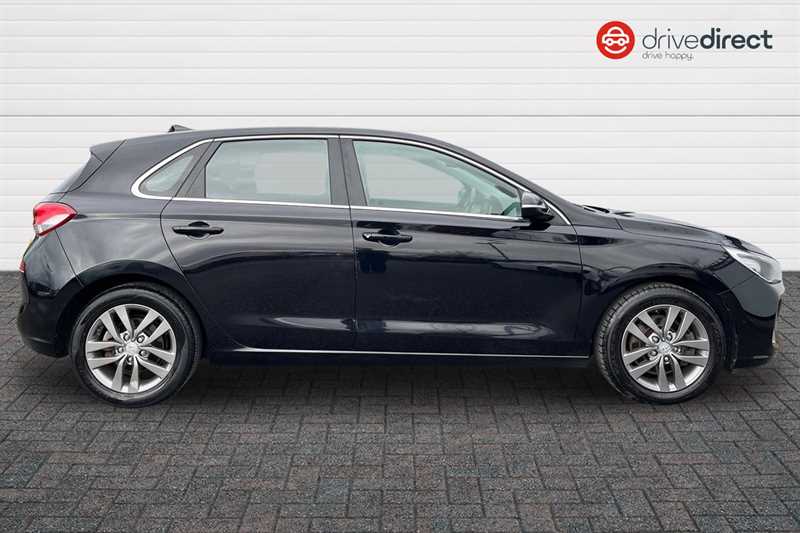 Used Hyundai i30 2017 for sale - 77944458: Photo 2