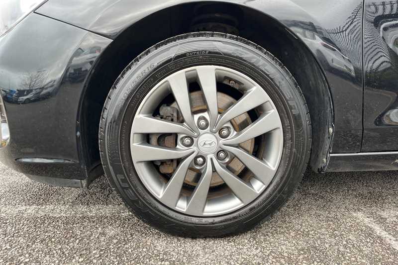 Used Hyundai i30 2017 for sale - 77944458: Photo 9