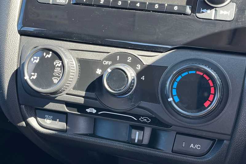 Used Honda Jazz 2017 for sale - 78139121: Photo 15