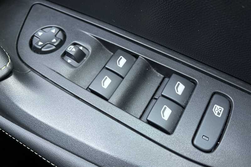 Used Peugeot 2008 2022 for sale - 77481025: Photo 16