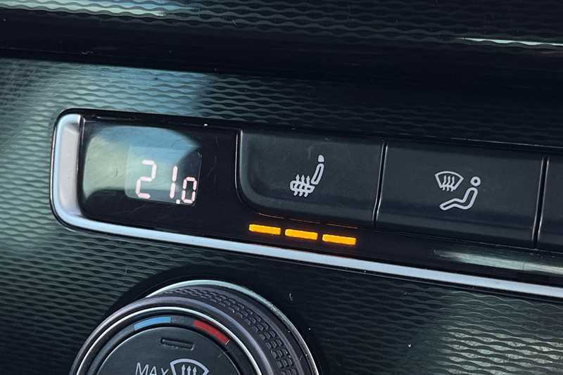 Used Volkswagen Golf 2016 for sale - 76917084: Photo 39