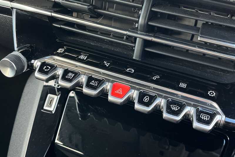 Used Peugeot 208 2020 for sale - 76930551: Photo 39