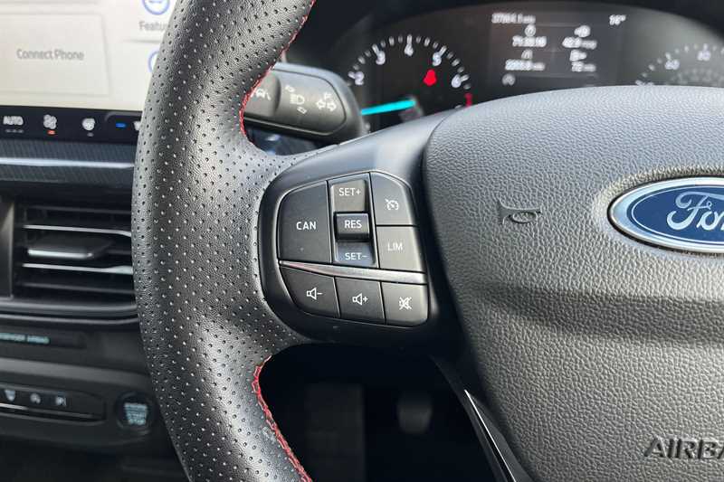 Used Ford Focus 2023 for sale - 76462403: Photo 21