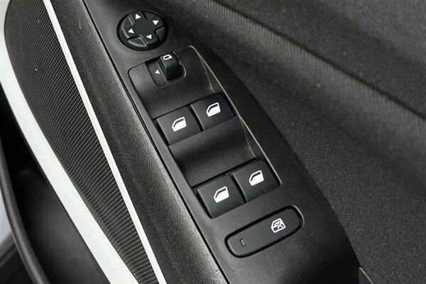 Used Vauxhall Crossland 2021 for sale - 76140563: Photo 16