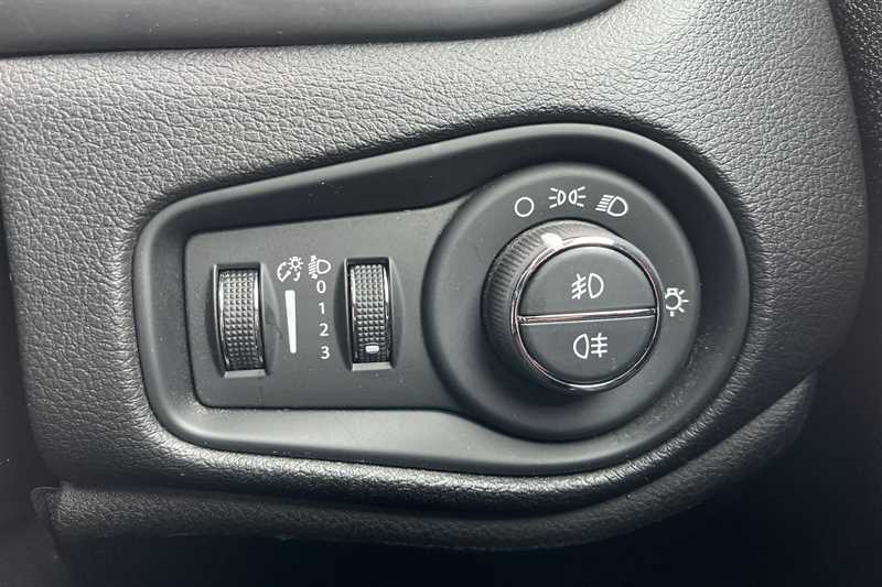 Used Jeep Renegade 2020 for sale - 77309666: Photo 42