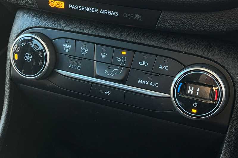 Used Ford Fiesta 2017 for sale - 76755890: Photo 15