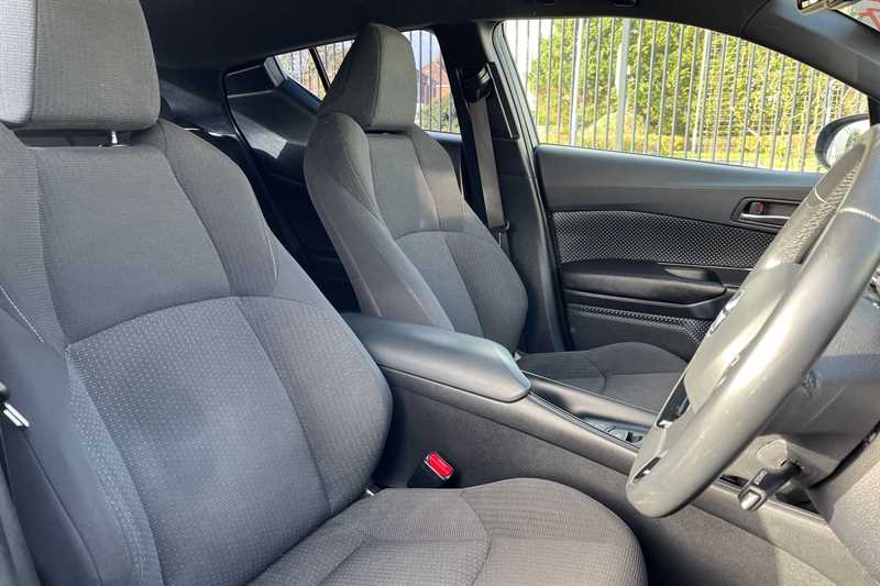 Used Toyota C-HR 2018 for sale - 77812248: Photo 23