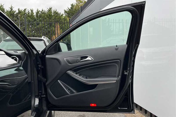 Used Mercedes-Benz GLA 2017 for sale - 76169037: Photo 42
