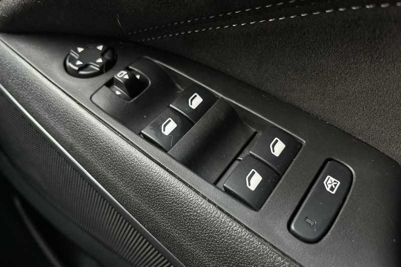 Used Vauxhall Crossland 2024 for sale - 76944431: Photo 16