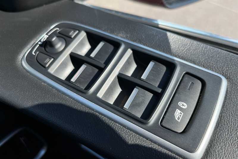 Used Jaguar F-Pace 2018 for sale - 76529469: Photo 16