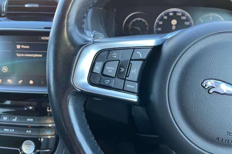 Used Jaguar F-Pace 2018 for sale - 76529469: Photo 21