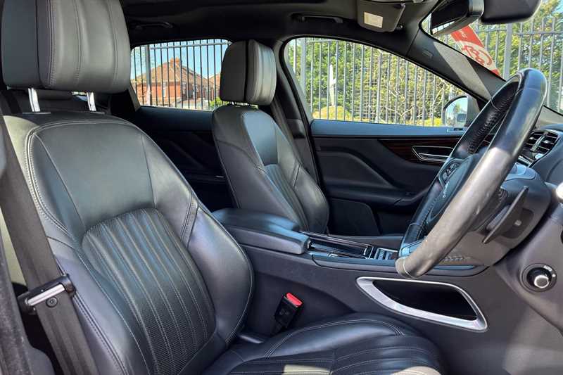 Used Jaguar F-Pace 2018 for sale - 76529469: Photo 23