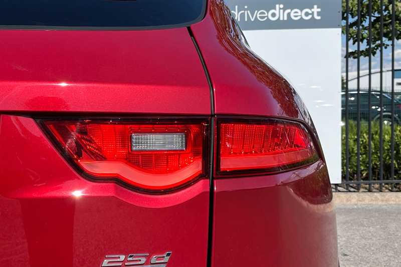 Used Jaguar F-Pace 2018 for sale - 76529469: Photo 32