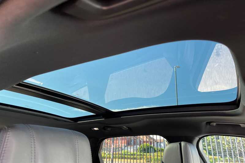 Used Jaguar F-Pace 2018 for sale - 76529469: Photo 45