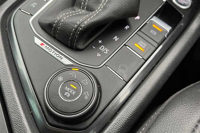 Used Volkswagen Tiguan 2019 for sale - 77800747: Photo 43