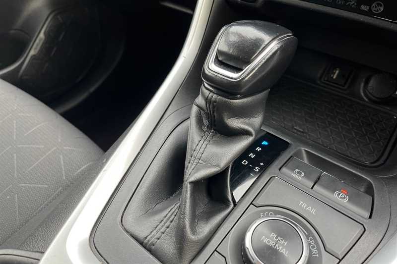 Used Toyota RAV4 2019 for sale - 77699473: Photo 41