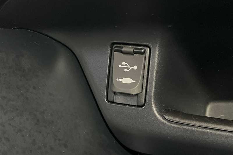 Used Toyota C-HR 2018 for sale - 77757636: Photo 38