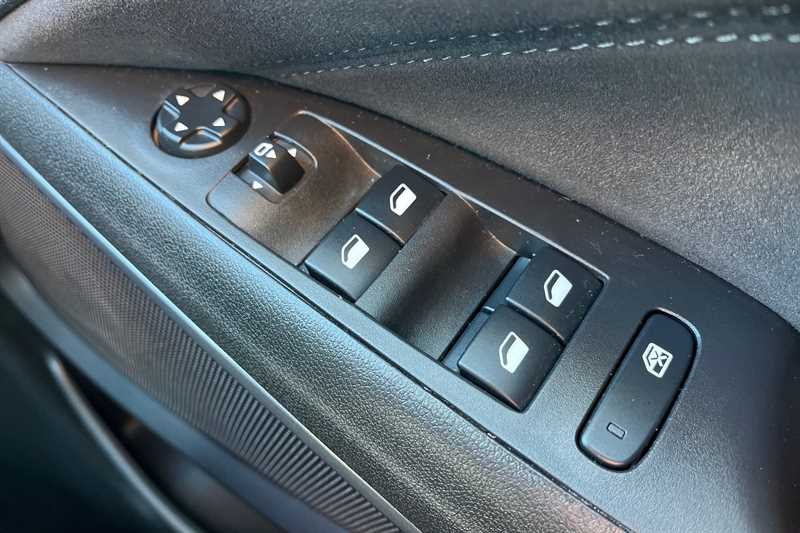 Used Vauxhall Crossland 2022 for sale - 76943637: Photo 16