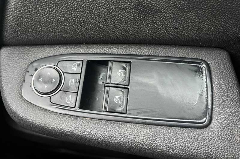 Used Renault Clio for sale - 77728214: Photo 16