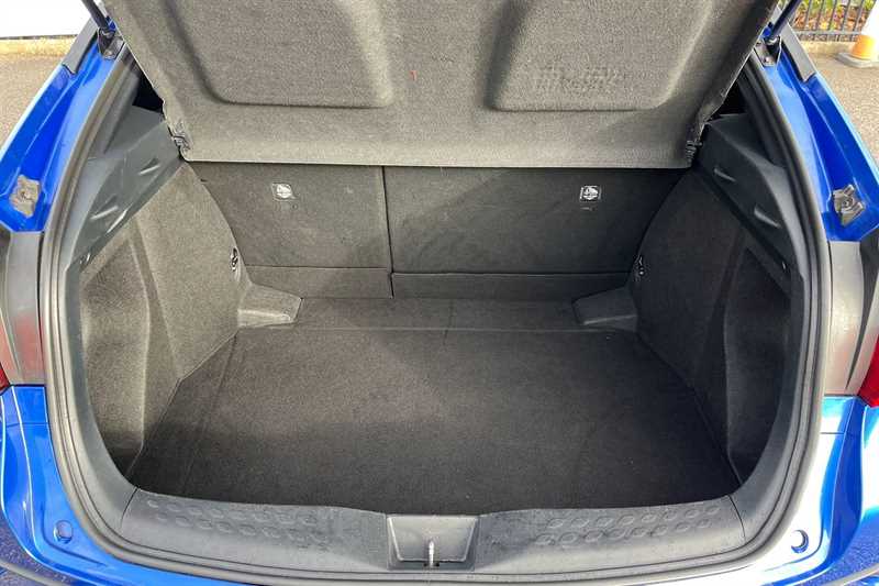 Used Toyota C-HR for sale - 77863815: Photo 25