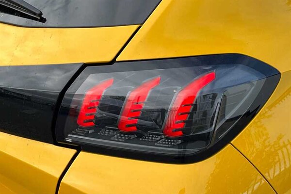 Used Peugeot 208 2022 for sale - 76155173: Photo 32
