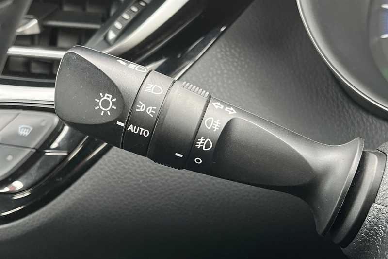 Used Toyota C-HR 2021 for sale - 77899917: Photo 42