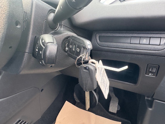 Used Peugeot 208 2014 for sale - 76518256: Photo 12