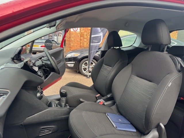 Used Peugeot 208 2014 for sale - 76518256: Photo 16