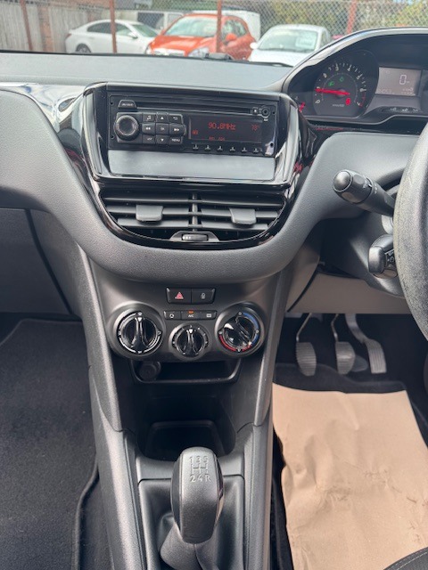 Used Peugeot 208 2014 for sale - 76518256: Photo 18