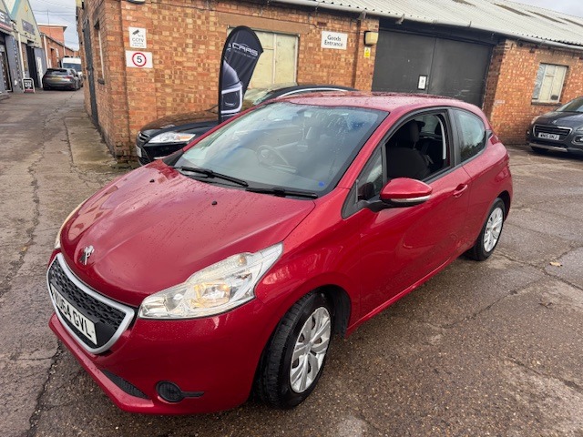 Used Peugeot 208 2014 for sale - 76518256: Photo 3