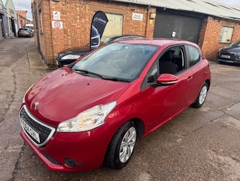 Used Peugeot 208 2014 for sale - 76518256: Photo