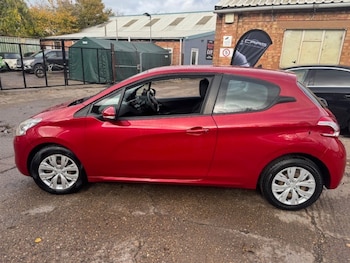 Used Peugeot 208 2014 for sale - 76518256: Photo