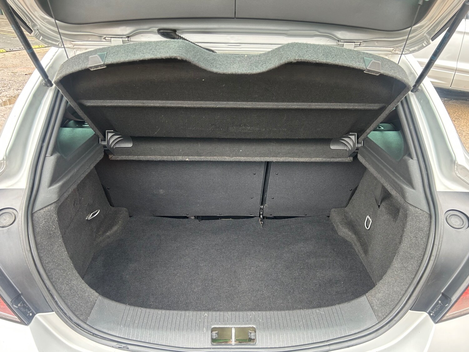 Used Vauxhall Astra 2010 for sale - 77632676: Photo 16