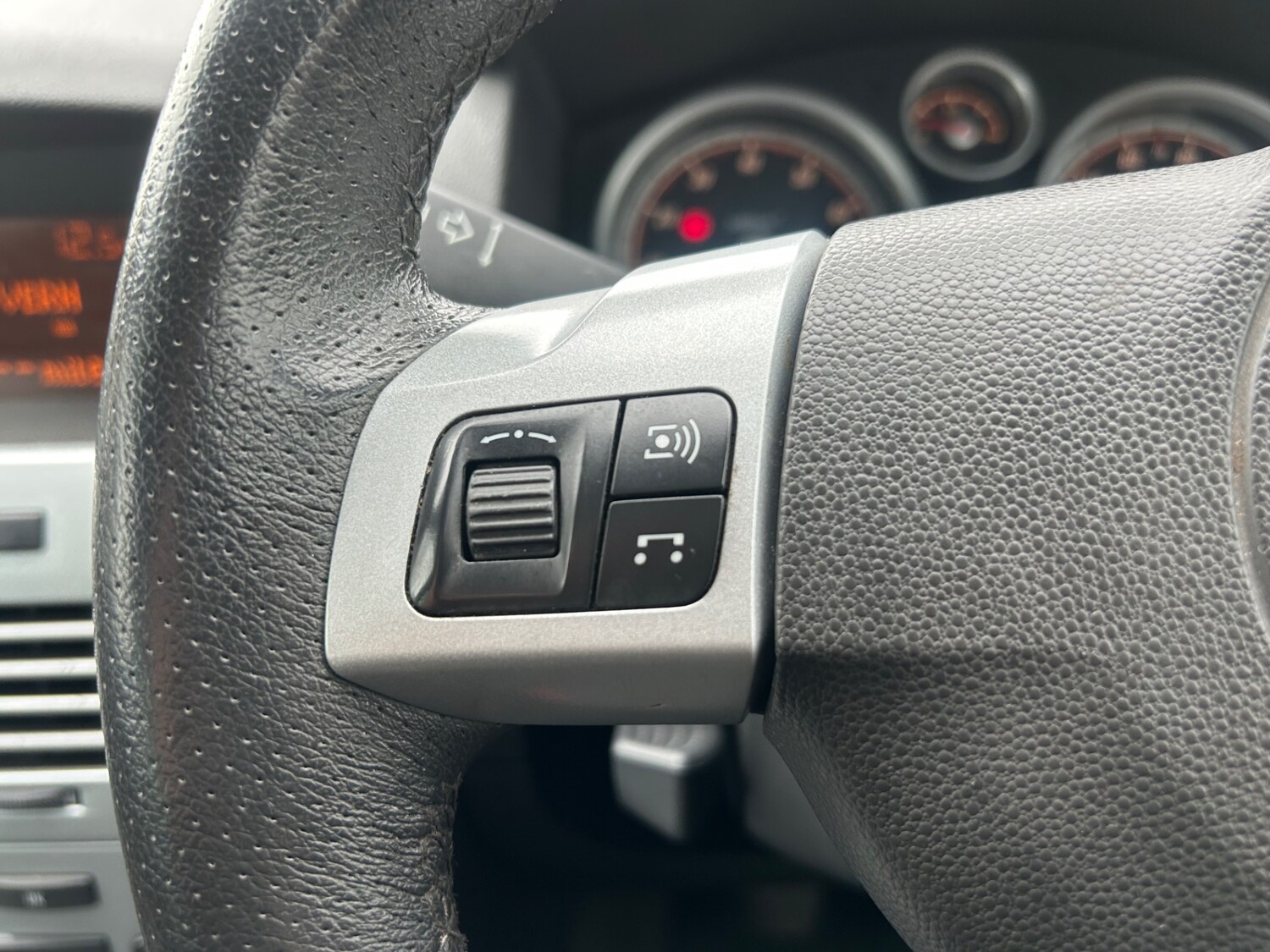 Used Vauxhall Astra 2010 for sale - 77632676: Photo 26