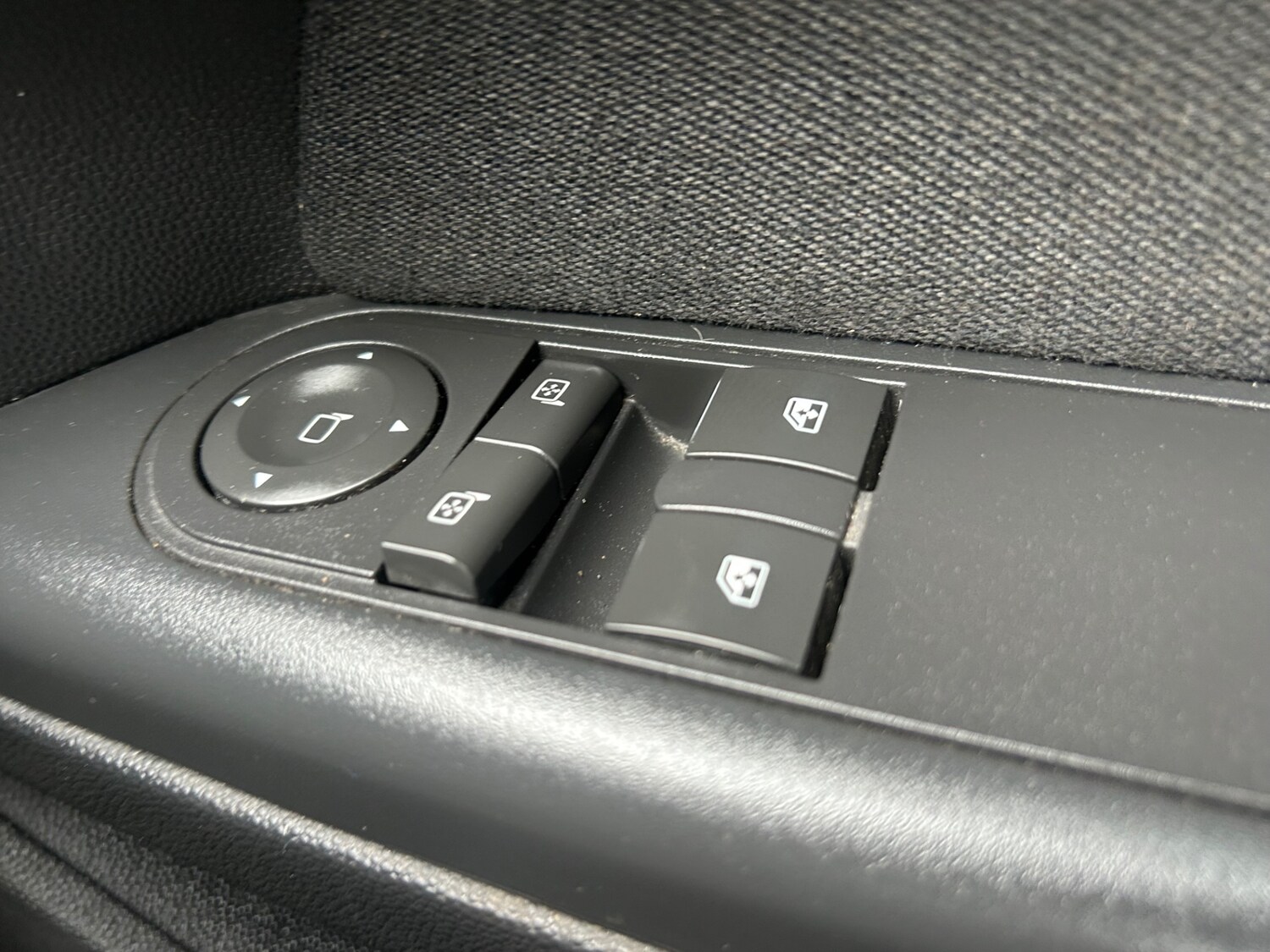 Used Vauxhall Astra 2010 for sale - 77632676: Photo 29