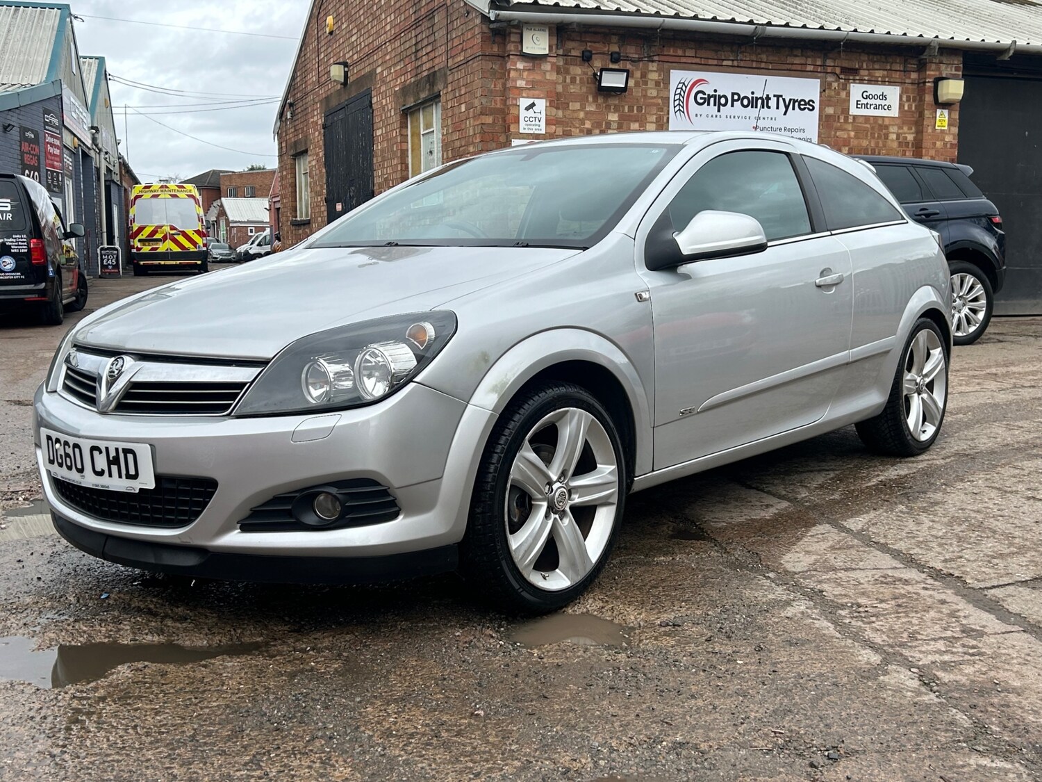 Used Vauxhall Astra 2010 for sale - 77632676: Photo 3