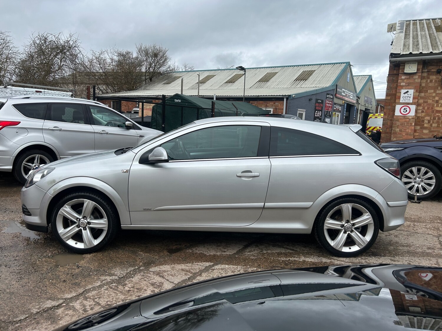 Used Vauxhall Astra 2010 for sale - 77632676: Photo 4