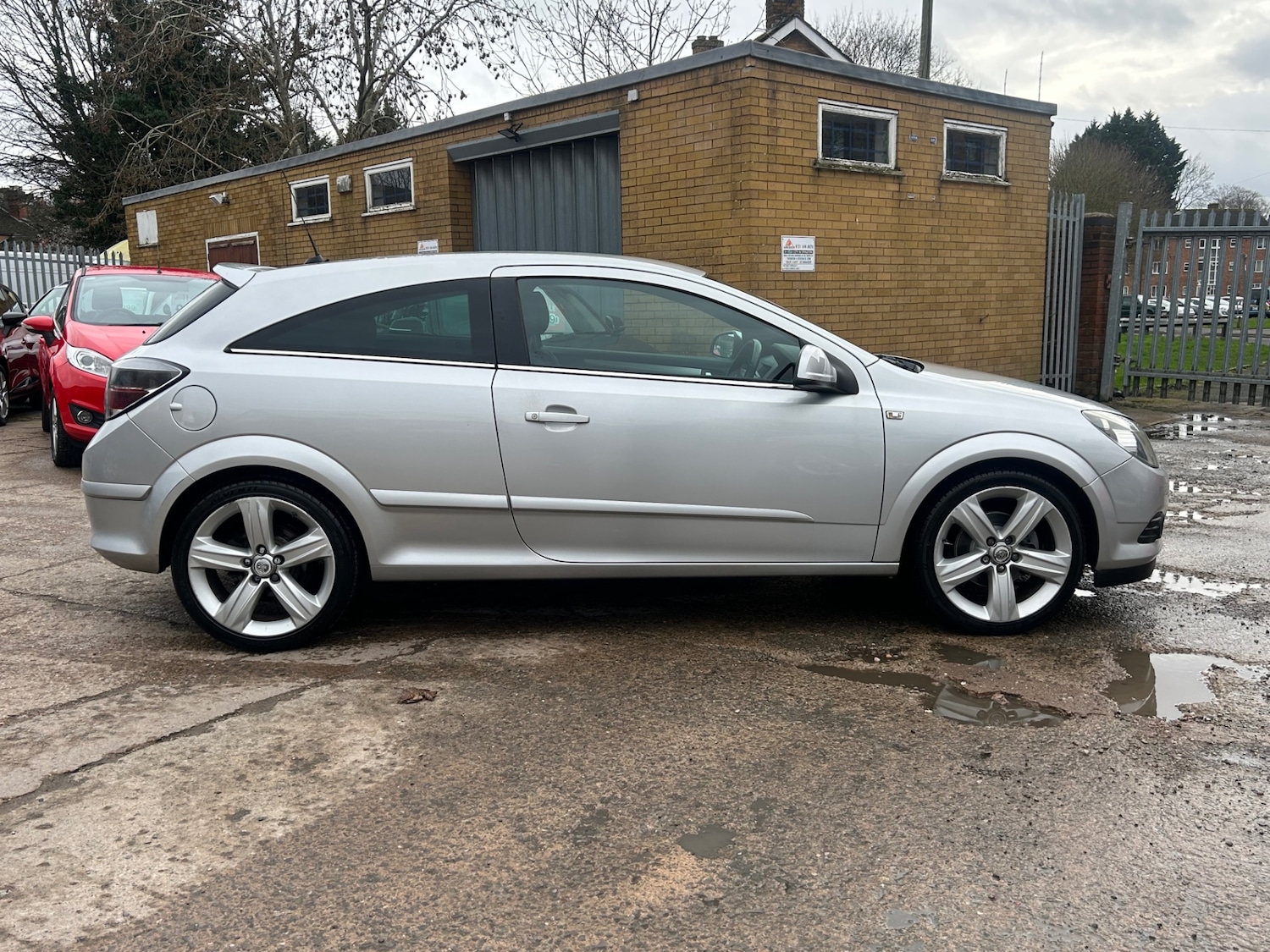Used Vauxhall Astra 2010 for sale - 77632676: Photo 8