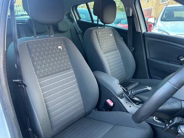 Used Renault Megane 2015 for sale - 76519288: Photo 11