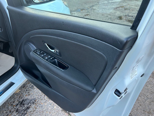 Used Renault Megane 2015 for sale - 76519288: Photo 12