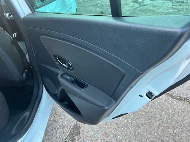 Used Renault Megane 2015 for sale - 76519288: Photo 15