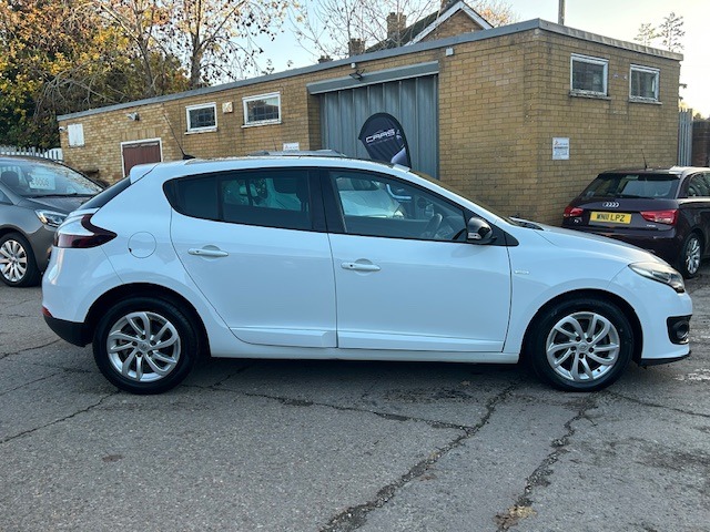 Used Renault Megane 2015 for sale - 76519288: Photo 8