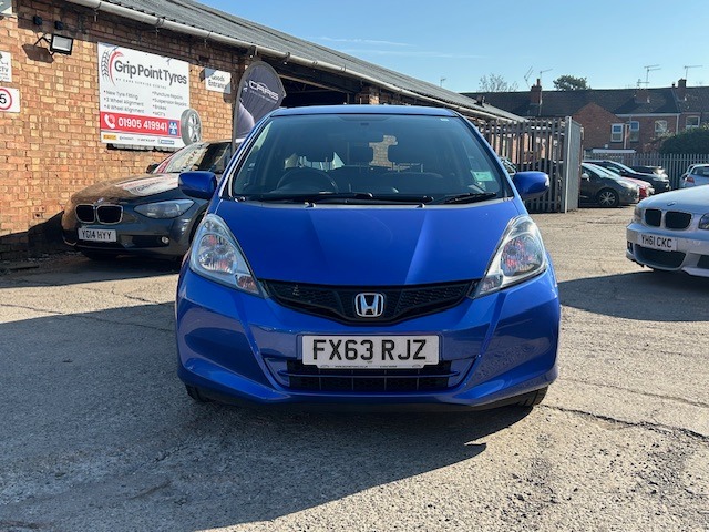 Used Honda Jazz 2013 for sale - 77945513: Photo 2