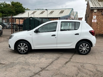 Used Dacia Sandero 2017 for sale - 78605973: Photo
